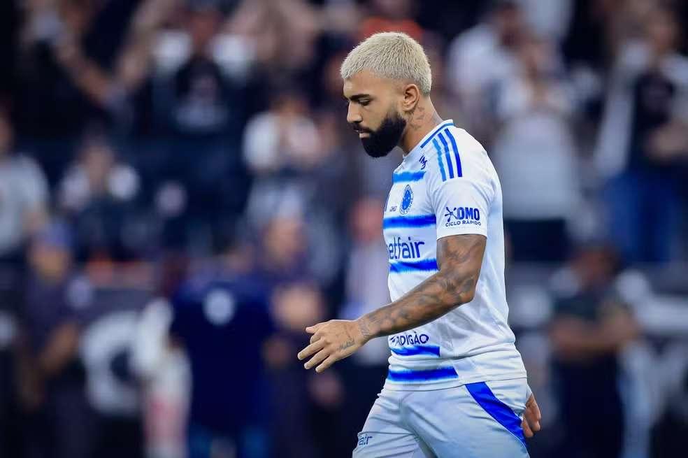 Gabigol é eleito pior contratação dos clubes da Série A em 2025; veja lista